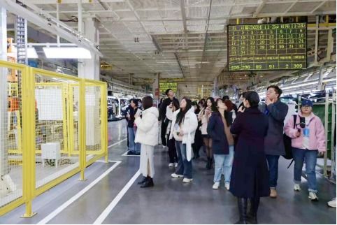 隨手拍 定格武漢精彩 中醫(yī)創(chuàng)新引期待,車(chē)谷實(shí)力超震撼,無(wú)人機(jī)展未來(lái)